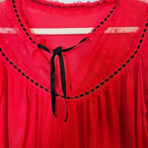 Vintage night gown, long red short sleeved.  Size L. #846 - Picture 2 of 3